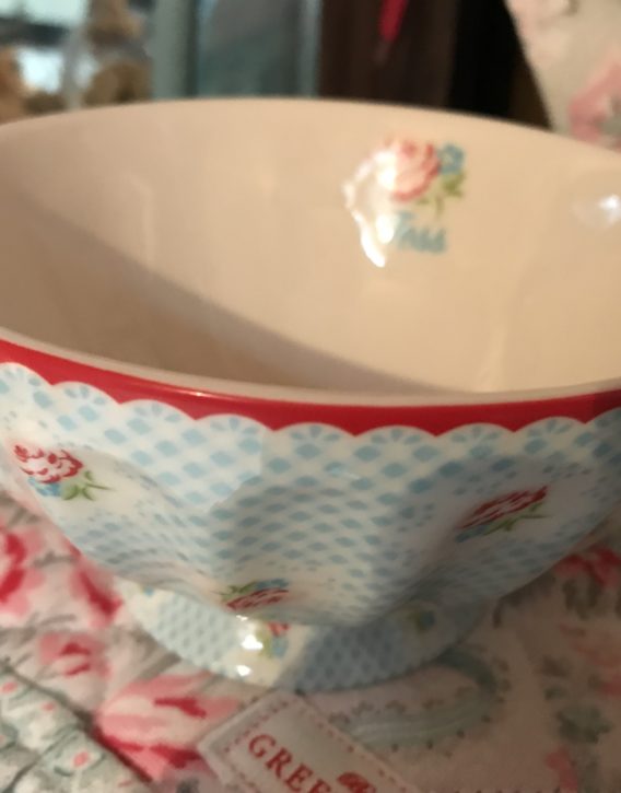TAMMIE PALE BLUE FRENCH BOWL XLARGE (1)